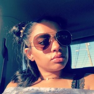 Meet your Posher, Rachel